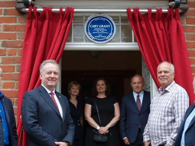 Blue Plaque Unveiled in Bristol to Celebrate Cary Grant’s Childhood Home